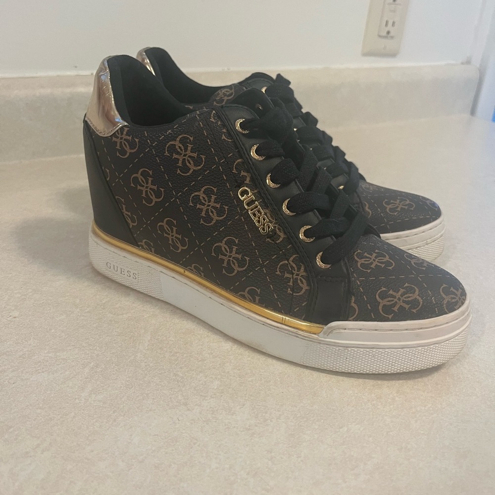 G by Guess wedges